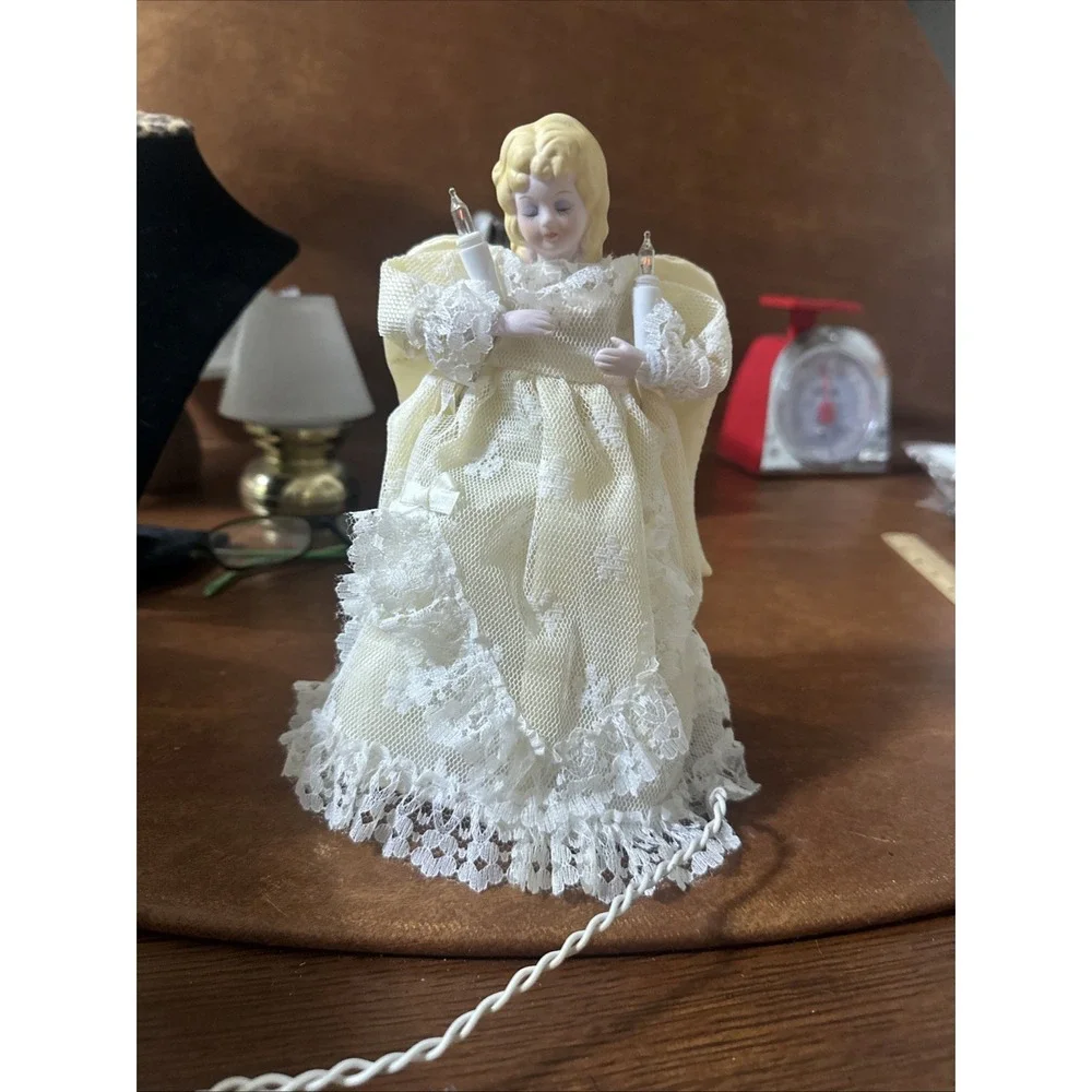 Angle Tree Topper Christmas VTG Twinkller Lights Ivory Lace Dress 8.5